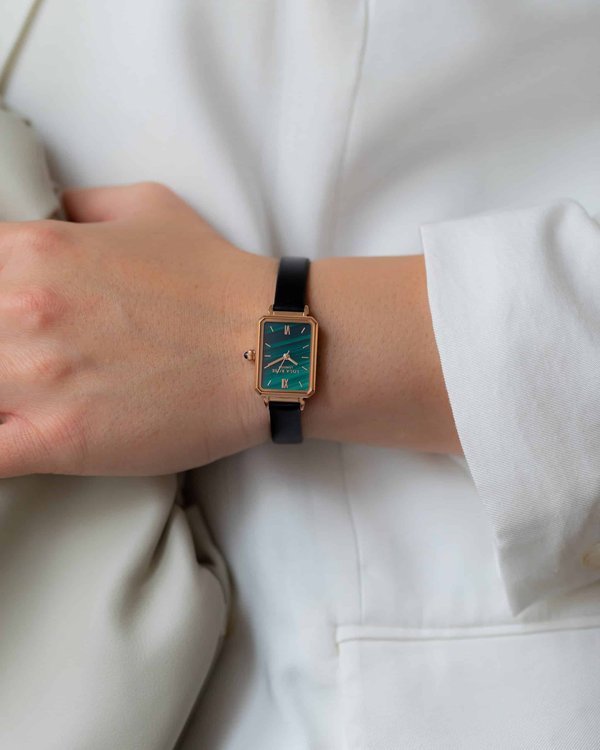 What are the top trends in women's watches?